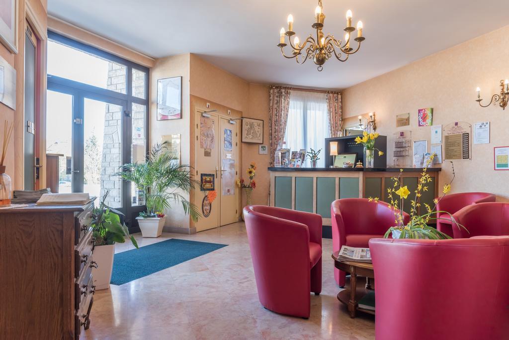 Hotel Bristol شالو أو شُمْبانيِ المظهر الخارجي الصورة