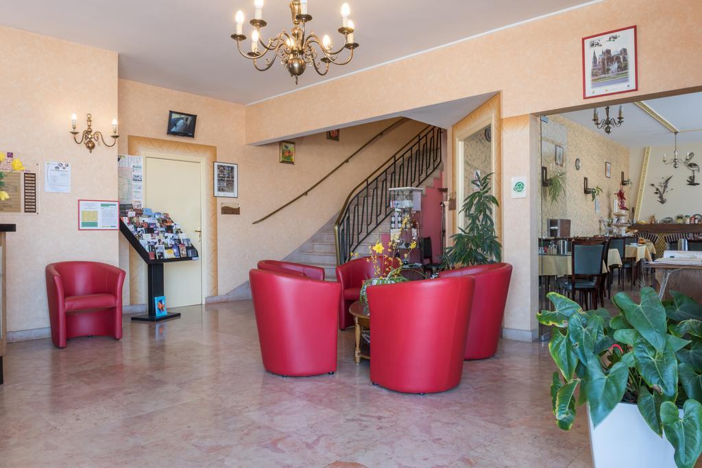 Hotel Bristol شالو أو شُمْبانيِ المظهر الخارجي الصورة