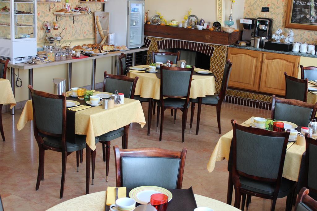 Hotel Bristol شالو أو شُمْبانيِ المظهر الخارجي الصورة
